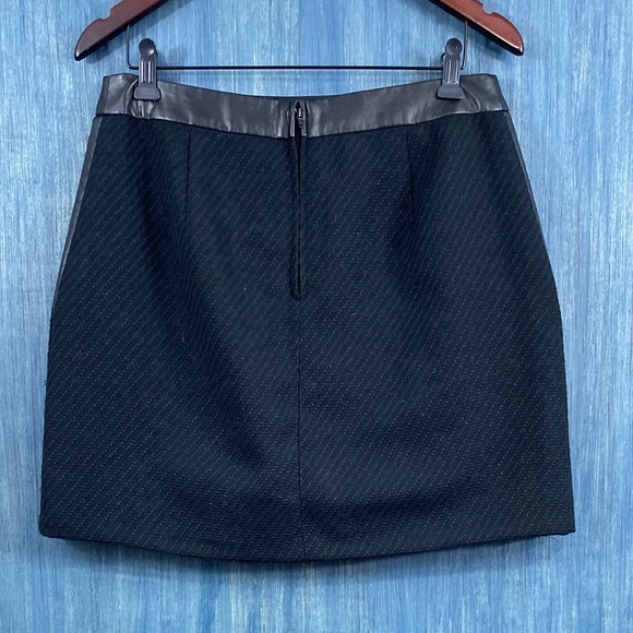 Suzy Shier 90s aesthetic black skirt with polyurethane leather accents - Picture 3 of 8